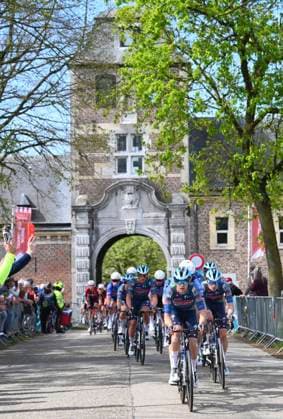 Ronde van Limburg 2026 Cycling Race TONGEREN, BELGIUM - APRIL 15 : riders of team Soudal - Quick Step during the 73rd edition of Ronde van Limburg an UCI Class 1.1 one day cycling road race for Men Elite of 178 km with start in Hasselt and finish in Tongeren on April 15, 2026 in Tongeren, Belgium, 15 04 2026 ( Motordriver Guy De Vuyst - Tongeren Belgium  Copyright: x Creator x