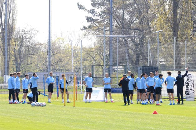 DEU, DFL, 2 FBL, Hertha BSC , Training 15 04 2026, Berliner Olympiastadion, Berlin, DEU, DFL, 2 FBL, Hertha BSC , Training im Bild Hertha Spielerkreis DFL regulations prohibit any use of Photographs as image sequences and or quasi video nordphotoxGmbHx xEngler nph00076