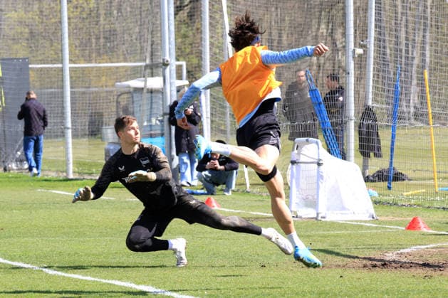 DEU, DFL, 2 FBL, Hertha BSC , Training 15 04 2026, Berliner Olympiastadion, Berlin, DEU, DFL, 2 FBL, Hertha BSC , Training im Bild Tjark Ernst Hertha BSC Berlin 1 , Fabian Reese Hertha BSC Berlin 11 DFL regulations prohibit any use of Photographs as image sequences and or quasi video nordphotoxGmbHx xEngler nph00076
