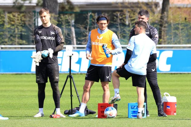 DEU, DFL, 2 FBL, Hertha BSC , Training 15 04 2026, Berliner Olympiastadion, Berlin, DEU, DFL, 2 FBL, Hertha BSC , Training im Bild Tjark Ernst Hertha BSC Berlin 1 , Fabian Reese Hertha BSC Berlin 11 , Diego Demme Hertha BSC Berlin 6 DFL regulations prohibit any use of Photographs as image sequences and or quasi video nordphotoxGmbHx xEngler nph00076
