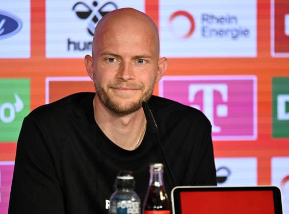 15.04.2026, xophax, Fussball 1.Bundesliga, 1.FC Koeln Pressekonferenz vor dem Spiel beim FC St. Pauli Trainer Rene Wagner ( 1.FC Köln ) Koeln *** 15 04 2026, xophax, Soccer 1 Bundesliga, 1 FC Köln Press conference before the match at FC St Pauli Coach Rene Wagner 1 FC Köln Koeln
