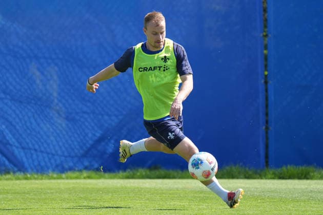 Fabian Holland SV Darmstadt 98 15 04 2026 2 Bundesliga, Season 25 26 SV Darmstadt 98 Training, Stadion am Boellenfalltor, emonline, emspor,