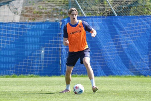 Grayson Dettoni SV Darmstadt 98 15 04 2026 2 Bundesliga, Season 25 26 SV Darmstadt 98 Training, Stadion am Boellenfalltor, emonline, emspor,