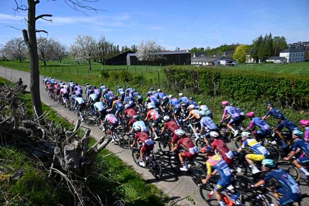 Ronde van Limburg 2026 Cycling Race TONGEREN, BELGIUM - APRIL 15 : illustration picture peloton during the 73rd edition of Ronde van Limburg an UCI Class 1.1 one day cycling road race for Men Elite of 178 km with start in Hasselt and finish in Tongeren on April 15, 2026 in Tongeren, Belgium, 15 04 2026 ( Motordriver Guy De Vuyst - Tongeren Belgium  Copyright: xVincentxKalutx