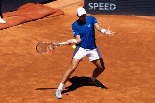 April 15, 2026, Barcelona, Barcelona, Spain: Hamad Medjedovic in action during the round of 16 match of the Barcelona Open Banc Sabadell ATP, Tennis Herren 500 tennis tournament at Real Club de Tenis Barcelona on April 15, 2026 in Barcelona, Spain. Barcelona Open Banc Sabadell 2026 - ATP 500  - ZUMAs316 20260415_znp_s316_058 Copyright: xMartixSeguraxRamonedax