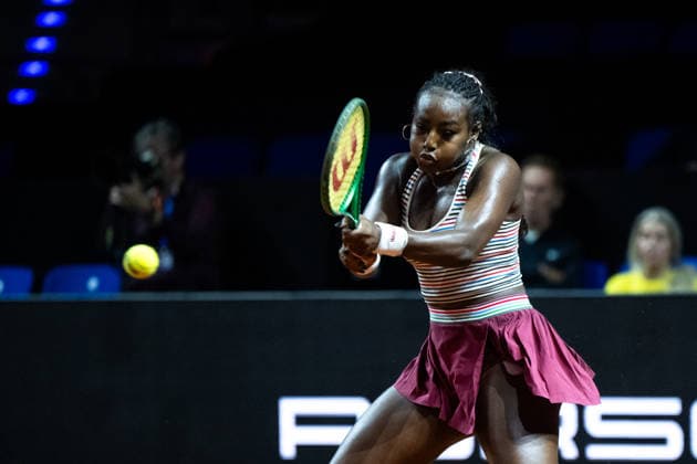 Alycia Parks USA in the picture on the ball, Alycia Parks USA vs Noma Noha Akugue Germany , 1 round, GER, Porsche Tennis Grand Prix Stuttgart, WTA 500, 15 04 2026 GER, Porsche Tennis Grand Prix Stuttgart, WTA 500, 15 04 2026 Stuttgart Copyright: xEibner-Pressefoto Memmlerx EP_MMR