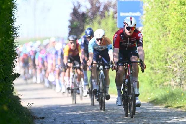Ronde van Limburg 2026 Cycling Race TONGEREN, BELGIUM - APRIL 15 : rider of team Lotto Intermarche during the 73rd edition of Ronde van Limburg an UCI Class 1.1 one day cycling road race for Men Elite of 178 km with start in Hasselt and finish in Tongeren on April 15, 2026 in Tongeren, Belgium, 15 04 2026 ( Motordriver Guy De Vuyst - Tongeren Belgium  Copyright: xVincentxKalutx
