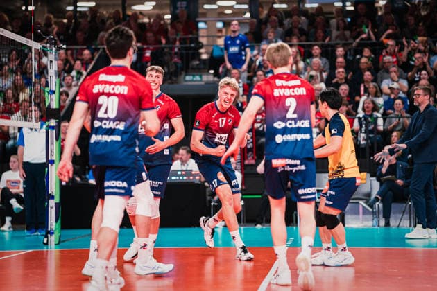 CEV Cup SVG Lüneburg Gas Sales Bluenergy Piacenza, 15 04 2026 Axel Enlund SVG Lüneburg, 17 cheers CEV Volleyball Cup, Final, First leg SVG Lüneburg vs Gas Sales Bluenergy Piacenza on 15 04 2026 at the LKH Arena, Lüneburg Copyright: xBEAUTIFULxSPORTS Tonhäuserx