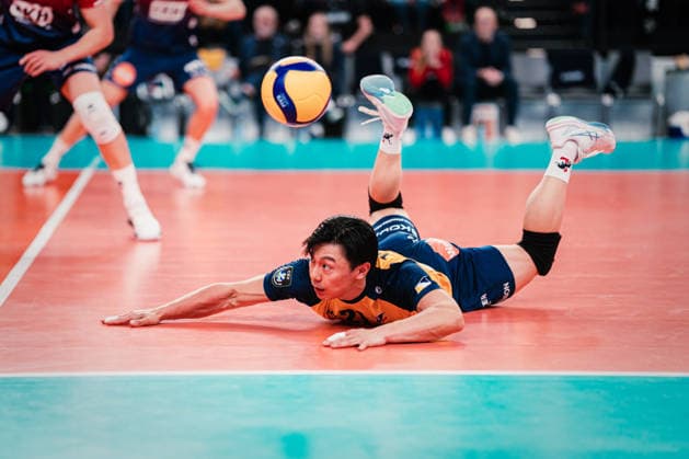 CEV Cup SVG Lüneburg Gas Sales Bluenergy Piacenza, 15 04 2026 Sho Takahashi SVG Lüneburg, 21 tries to get the ball CEV Volleyball Cup, Final, First leg SVG Lüneburg vs Gas Sales Bluenergy Piacenza on 15 04 2026 at LKH Arena, Lüneburg Copyright: xBEAUTIFULxSPORTS Tonhäuserx