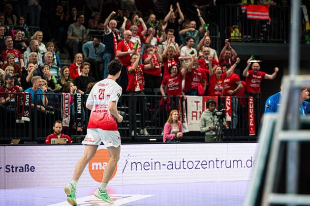 Volleyball I Men I Season 2025 2026 I CEV Cup I SVG Lüneburg Gas Sales Bluenergy Piacenza I 15 04 2026 Alessandro Bovolenta 23, Gas Sales Bluenergy Piacenza is cheered on by fans Copyright: xLobeca Bjorn-OlexKehmx
