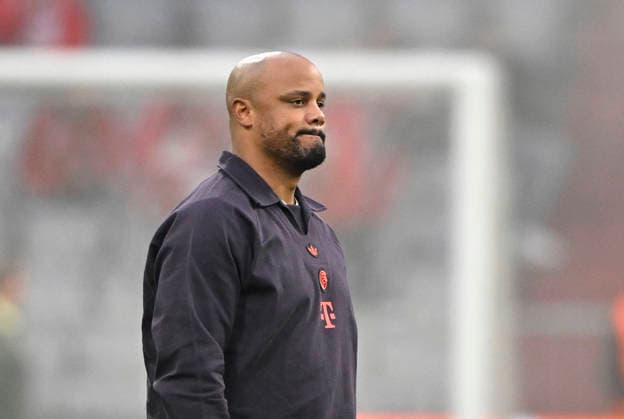 pre-match pitch inspection Coach Coach Vincent Kompany FC Bayern Muenchen FCB pensive FC Bayern Muenchen FCB vs Real Madrid UEFA CL Champions League quarter-final second leg 15 04 2026 DFL REGULATIONS PROHIBIT ANY USE OF PHOTOGRAPHS AS IMAGE SEQUENCES AND OR QUASI VIDEO FC Bayern Muenchen FCB vs Real Madrid CL Champions League