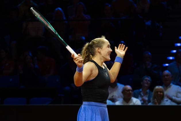 Mirra Andreeva RUS , Cheers, Emotion, Joy, GER, Jelena Ostapenko vs Mirra Andreeva, Tennis, ATP Tournament, WTA 500, Porsche Tennis Grand Prix, 15 04 2026, GER, Jelena Ostapenko vs Mirra Andreeva, Tennis, ATP Tournament, WTA 500, Porsche Tennis Grand Prix, 15 04 2026, Stuttgart Copyright: xEibner-Pressefoto EdwardxCheungx EP_ECG