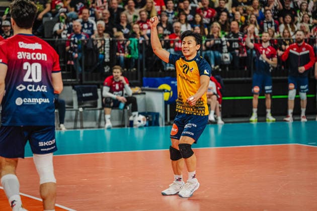 Volleyball Mens CEV Cup 2026 Final SVG Lüneburg vs Gas Sales Bluenergy 15 04 2026 Sho Takahashi 21 SVG Lüneburg cheers