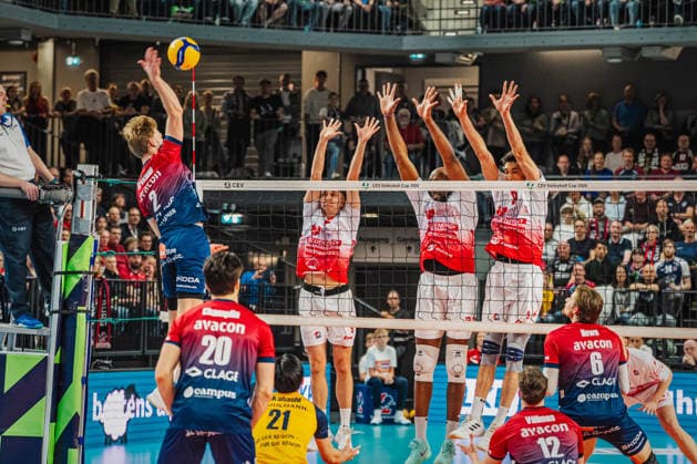 Volleyball Mens CEV Cup 2026 Final SVG Lüneburg vs Gas Sales Bluenergy 15 04 2026 Daniel Gruvaeus 2 SVG Lüneburg vs Gas Sales Bluenergy PIACENZA block of three