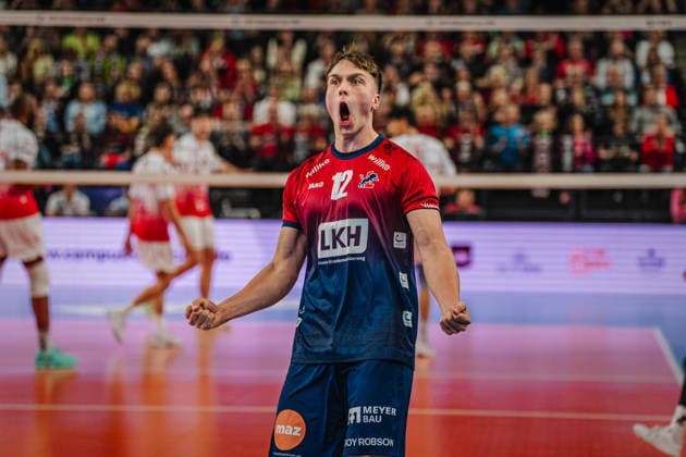 Volleyball Mens CEV Cup 2026 Final SVG Lüneburg vs Gas Sales Bluenergy 15 04 2026 Santeri Välimaa 12 SVG Lüneburg cheers energetically