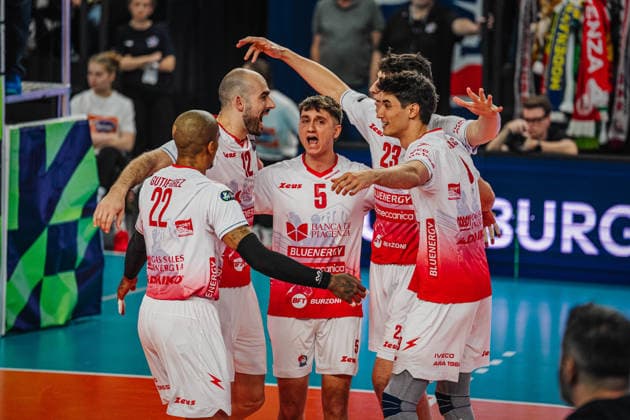 Volleyball Mens CEV Cup 2026 Final SVG Lüneburg vs Gas Sales Bluenergy 15 04 2026 The Gas Sales Bluenergy PIACENZA team celebrates