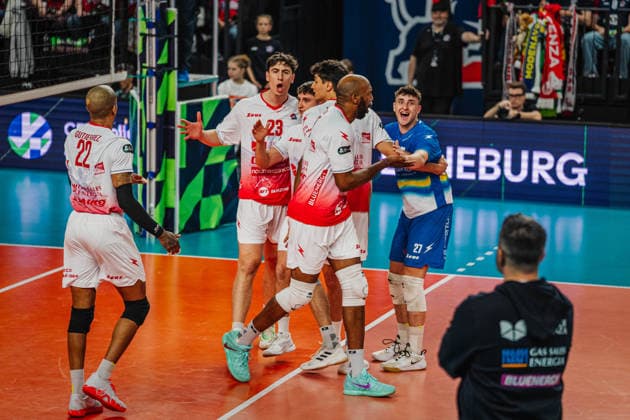 Volleyball Mens CEV Cup 2026 Final SVG Lüneburg vs Gas Sales Bluenergy 15 04 2026 The Gas Sales Bluenergy PIACENZA team celebrates