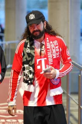 Saenger von Tokio Hotel, Tom Kaulitz, FC Bayern Muenchen vs. Real Madrid, Fussball, UEFA, Champions League, Viertelfinale, Rueckspiel, 15.04.2026 Muenchen Bayern Deutschland *** Tokio Hotel singer, Tom Kaulitz, FC Bayern Muenchen vs Real Madrid, football, UEFA, Champions League, quarter-final, second leg, 15 04 2026 Muenchen Bayern Germany Copyright: xkolbert-press ChristianxKolbertx