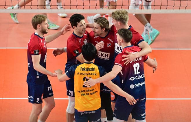 GER VB, CEV Cup, Final, SVG Lueneburg vs Gas Sales Bluenergy Volley Piacenza, 15 04 2026, GER VB, CEV Cup, Final, SVG Lueneburg vs Gas Sales Bluenergy Volley Piacenza, in the picture the Lueneburg team cheers nordphotoxGmbH xWitke nph00002