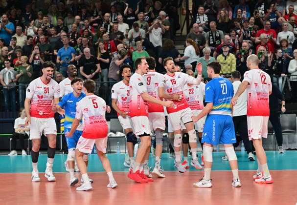 GER VB, CEV Cup, Final, SVG Lueneburg vs Gas Sales Bluenergy Volley Piacenza, 15 04 2026, GER VB, CEV Cup, Final, SVG Lueneburg vs Gas Sales Bluenergy Volley Piacenza, in the picture the team from Piacenza celebrates the victory nordphotoxGmbH xWitke nph00002