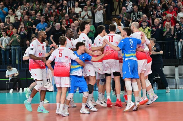 GER VB, CEV Cup, Final, SVG Lueneburg vs Gas Sales Bluenergy Volley Piacenza, 15 04 2026, GER VB, CEV Cup, Final, SVG Lueneburg vs Gas Sales Bluenergy Volley Piacenza, in the picture the team from Piacenza celebrates the victory nordphotoxGmbH xWitke nph00002