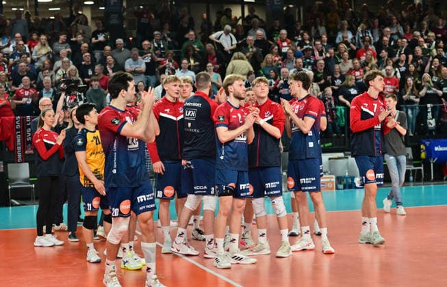 GER VB, CEV Cup, Final, SVG Lueneburg vs Gas Sales Bluenergy Volley Piacenza, 15 04 2026, GER VB, CEV Cup, Final, SVG Lueneburg vs Gas Sales Bluenergy Volley Piacenza, in the picture the team from Lueneburg nordphotoxGmbH xWitke nph00002