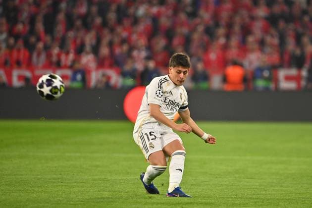 Goal Arda GUELER Real Madrid to 0 1, Action,Goal kick, Soccer Champions League,Season 2025 26, Quarterfinal FC Bayern Muenchen Real Madrid on 15 04 2026 A L L I A N Z A R E N A