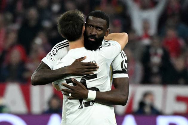 15 04 2026, xemx, Football UEFA Champions League, FC Bayern Muenchen Real Madrid v l Torjubel nach dem Tor zum celebrating the goal celebrate 0 1 durch Arda Güler Real Madrid DFL DFB REGULATIONS PROHIBIT ANY USE OF PHOTOGRAPHS as IMAGE SEQUENCES and or QUASI VIDEO Muenchen