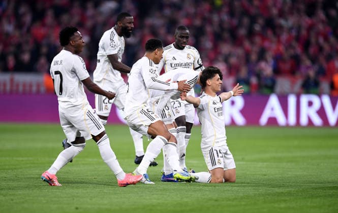 FOOTBALL CHAMPIONS LEAGUE SEASON 2025 2026 quarter-final second leg 15 04 2026 FC Bayern Munich Real Madrid Celebration Real Madrid after the goal to 0 1, from left , Vinicius Junior , Antonio Ruediger, Jude Bellingham , goal scorer Arda Gueler