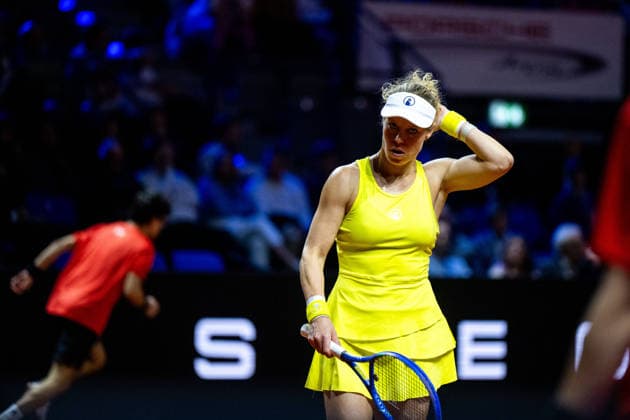 Laura Siegemund Germany in the picture, Laura Siegemund Germany vs Iga Swiatek Poland , GER, Porsche Tennis Grand Prix Stuttgart, WTA 500, 15 04 2026 GER, Porsche Tennis Grand Prix Stuttgart, WTA 500, 15 04 2026 Stuttgart Copyright: xEibner-Pressefoto Memmlerx EP_MMR
