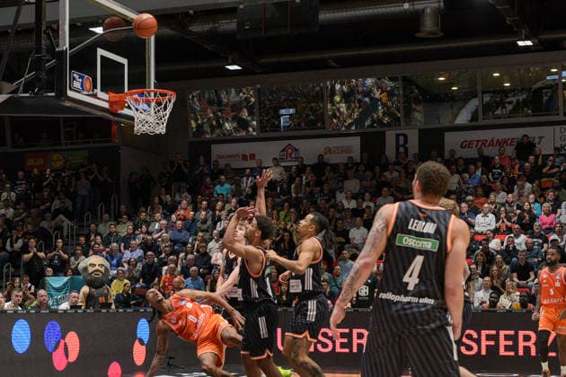 easyCredit Basketball Bundesliga, Matchday 23, Niners Chemnitz Ratiopharm Ulm 15 04 2026 from 20 Copyright: xEHLxMedia MichelxKöhlerx 202602003-Niners Chemnitz-Ratiopharm Ulm_046