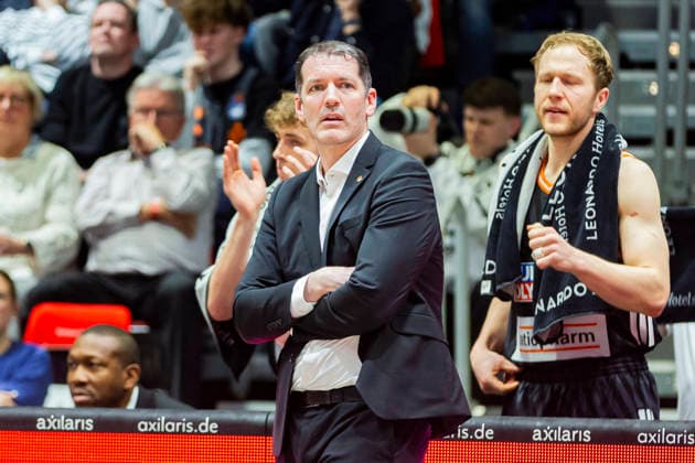 15 04 2026, xomx, Basketball easyCredit BBL Bundesliga, Niners Chemnitz RATHIOPHARM Ulm v l Ty Harrelson Ratiopharm Ulm Coach Chemnitz