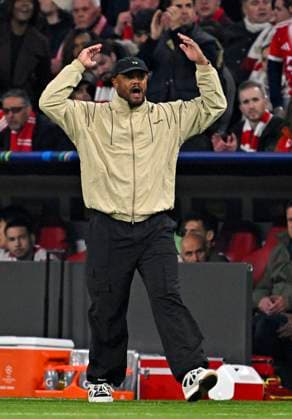 15 04 2026, Football UEFA Championsleague 2025 2026 quarter-final second leg, FC Bayern Munich Real Madrid, in the Allianz Arena Munich, Coach Vincent Kompany FC Bayern Munich in Rage DFL and DFB regulations prohibit any use of photographs as image sequences and or quasi video