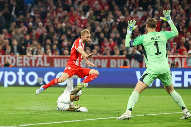 Konrad Laimer FC Bayern Muenchen, 27 prevents a scoring chance by Kylian Mbappe Real Madrid CF, 10 with Manuel Neuer FC Bayern Muenchen, 01 , GER, FC Bayern Muenchen vs Real Madrid CF, Football, UEFA Champions League, quarter-final, second leg, 2025 2026 season, 15 04 2026, GER, FC Bayern Muenchen vs Real Madrid CF, Football, UEFA Champions League, quarter-final, second leg, 2025 2026 season, 15 04 2026 Muenchen Copyright: xEibner-Pressefoto JennixMaulx EP_JML