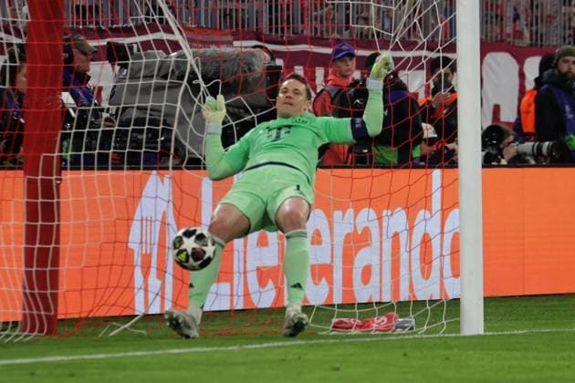 Bayerns 1 goalkeeper Manuel NEUER after conceding the 2 1 Soccer Bayern Real Madrid Soccer Champions League, FC Bayern Munich Real Madrid quarter-final, second leg, season 2025 2026, on 15 04 2026 in Munich, A L L I A N Z A R E N A, Germany Source Copyright Credit Oryk HAIST xFUSSBALL-BAYERN-REALx