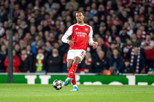 LONDON, ENGLAND - APRIL 15: Gabriel Magalhaes of Arsenal passes the ball during a UEFA Champions League 2025-26 match between Arsenal and Sporting CP at Emirates Stadium on April 15, 2026 in London, England. (Photo by Pedro Loureiro Sports Press Photo)  Copyright: xPedroxLoureiro SportsxPressxPhotx Sportspressphoto_SPR130404