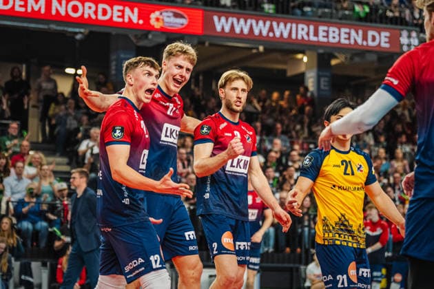 Volleyball Mens CEV Cup 2026 Final SVG Lüneburg vs Gas Sales Bluenergy Piacenza 15 04 2026 Santeri Välimaa 12 SVG Lüneburg , Axel Enlund 17 SVG Lüneburg and Daniel Gruvaeus 2 SVG Lüneburg cheer with the team