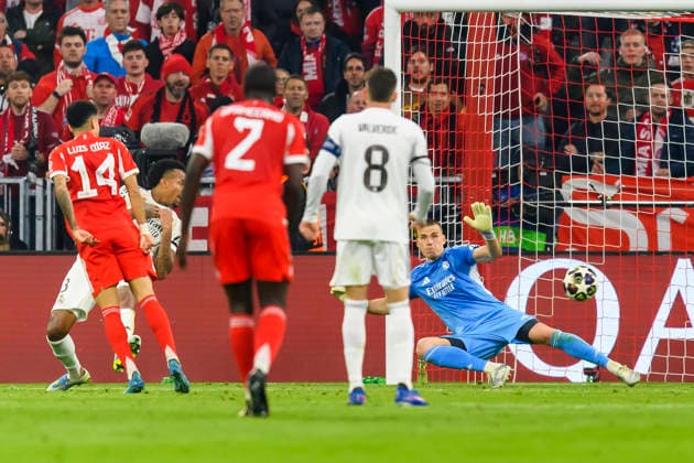 GER, UEFA CL, Quarter-final match 2, FC Bayern Muenchen GER vs Real Madrid ESP 15 04 2026, Allianz Arena, Muenchen, GER, UEFA CL, Quarter-final match 2, FC Bayern Muenchen GER vs Real Madrid ESP , UEFA regulations prohibit any use of photographs as image sequences and or quasi video, im Bild Tor zum 2 2 durch Harry Kane FCB 9 nicht im Bild mit Luis Daz FCB 14 Dayot Upamecano FCB 2 Federico Valverde Real 8 nordphotoxGmbHx xStraubmeier nph00004
