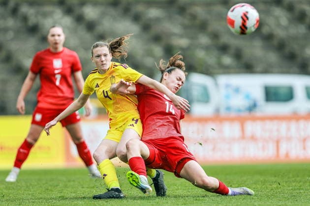 15.04.2026 GNIEZNO STADION MIEJSKI PILKA NOZNA KOBIET ( FOOTBALL QUALIFICATIONS UEFA WOMEN™S UNDER-19 CHAMPIONSHIP GAME POLAND - BELGIUM ), KWALIFIKACJE MIISTRZOSTWA EUROPU U-19 KOBIET MECZ POLSKA - BELGIA NZ. (L) CHIONNE BONNY , (R) OLIWIA ZWIAZEK FOTO JAKUB PIASECKI CYFRASPORT NEWSPIX.PL --- newspix.pl POLAND OUT! 