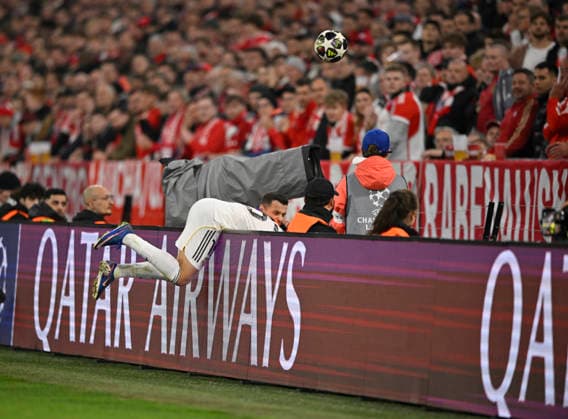 Arda Gueler Real Madrid 15 flies over the bar FC Bayern Muenchen FCB vs Real Madrid UEFA CL Champions League quarter-final second leg 15 04 2026 DFL REGULATIONS PROHIBIT ANY USE OF PHOTOGRAPHS AS IMAGE SEQUENCES AND OR QUASI VIDEO FC Bayern Muenchen FCB vs Real Madrid CL Champions League
