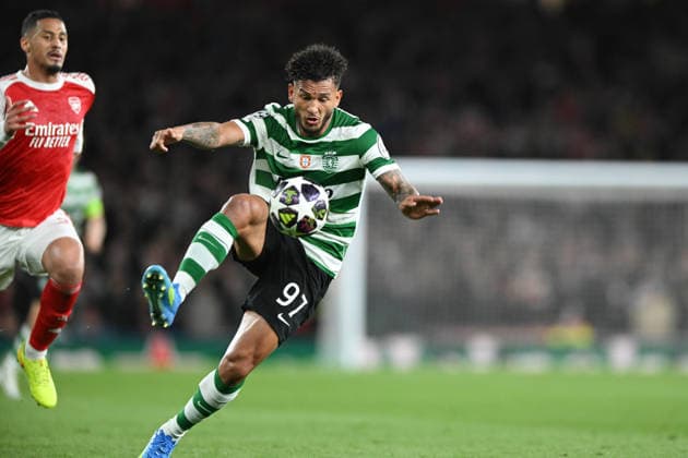 Luis Suarez of Sporting collects the ball just outside Arsenal FC penalty area during the UEFA Champions League match between Arsenal and Sporting CP at the Emirates Stadium, London, England on 15 April 2026. Copyright: xPhilxHutchinsonx 44830017