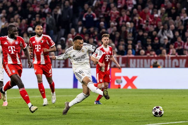 MUNICH, GERMANY - APRIL 15: Kylian Mbappe (Real Madrid, 10) scores the 2:3 goal during the UEFA Champions League match between FC Bayern Muenchen vs. Real Madrid at Allianz Arena on the second leg of quarter finals of the UEFA Champions League on April 15, 2026 in Munich, Germany. Bavaria Germany Copyright: xSteffiexWunderlx