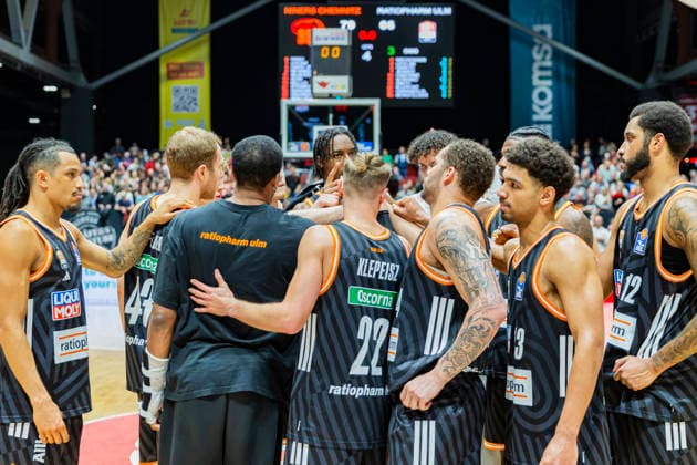 15 04 2026, xomx, Basketball easyCredit BBL Bundesliga, Niners Chemnitz RATHIOPHARM Ulm v l The game is over The Chemnitz team wins 79 66 Chemnitz