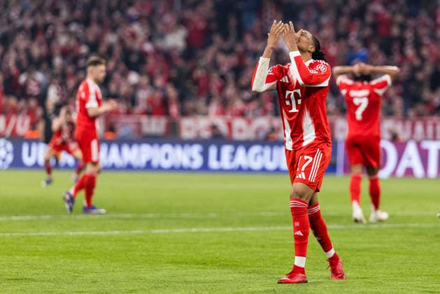 MUNICH, GERMANY - APRIL 15: Michael Olise (FC Bayern Muenchen, 17) frustrated during the UEFA Champions League match between FC Bayern Muenchen vs. Real Madrid at Allianz Arena on the second leg of quarter finals of the UEFA Champions League on April 15, 2026 in Munich, Germany. Bavaria Germany Copyright: xSteffiexWunderlx