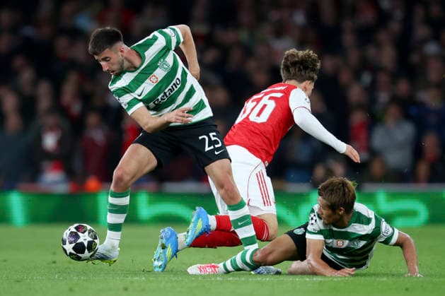 Arsenal FC v Sporting Clube de Portugal - UEFA Champions League 2025 26 Quarter-Final Second Leg Gonçalo Inacio of Sporting Clube de Portugal, Hidemasa Morita of Sporting Clube de Portugal and Max Dowman of Arsenal challenge during the UEFA Champions League 2025 26 Quarter-Final Second Leg match between Arsenal FC and Sporting Clube de Portugal at Arsenal Stadium on April 15, 2026 in London, England. WARNING! This Photograph May Only Be Used For Newspaper And Or Magazine Editorial Purposes. May Not Be Used For Publications Involving 1 player, 1 Club Or 1 Competition Without Written Authorisation From Football DataCo Ltd. For Any Queries, Please Contact Football DataCo Ltd on +44 (0) 207 864 9121 London Arsenal Stadium England United Kingdom Copyright: xAllstarxPicturexLibraryxLtdx