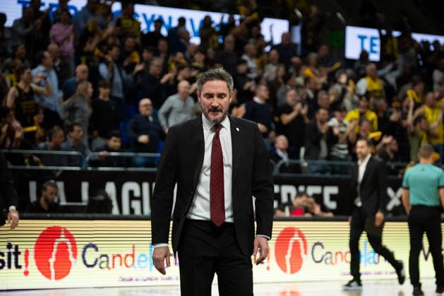 La Laguna Tenerife v Galatasaray - Basketball Champions League CANARY ISLAND, SPAIN - APRIL 15: Head coach Gianmarco Pozzecco of Galatasary during last match of quarter-finals of Basketball Champions League match between Galatasaray and La Laguna Tenerife at Santiago Martín in San Cristobal de la Laguna, Canary Islands, Spain on April 15, 2026. Andres Gutierrez Anadolu Canary Island Spain. Editorial use only. Please get in touch for any other usage.  Copyright: x2026xAnadoluxAndresxGutierrezx
