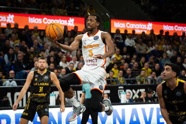 La Laguna Tenerife v Galatasaray - Basketball Champions League CANARY ISLAND, SPAIN - APRIL 15: Errick McCollum of Galatasary in action against Jaime Fernández of La Laguna Tenerife during last match of quarter-finals of Basketball Champions League match between Galatasaray and La Laguna Tenerife at Santiago Martín in San Cristobal de la Laguna, Canary Islands, Spain on April 15, 2026.. Andres Gutierrez Anadolu Canary Island Spain. Editorial use only. Please get in touch for any other usage.  Copyright: x2026xAnadoluxAndresxGutierrezx