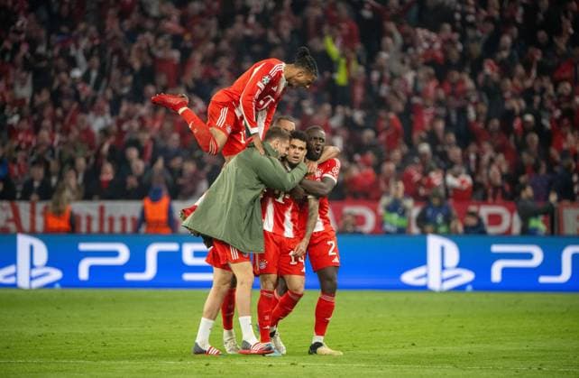 Fußball, Herren, Saison 2025 2026, Champions League (Viertelfinale, Rückspiel), FC Bayern München - Real Madrid, v. l. Michael Olise (Bayern München), Josip Stanisic (Bayern München), Luis Diaz (Bayern München), Dayot Upamecano (Bayern München), Jubel nach Tor zum 3:3, 15.04. 2026, *** Soccer, Men, 2025 2026 season, Champions League quarter-final, second leg , FC Bayern Munich Real Madrid, f l Michael Olise Bayern Munich , Josip Stanisic Bayern Munich , Luis Diaz Bayern Munich , Dayot Upamecano Bayern Munich , cheering after scoring 3 3, 15 04 2026, Copyright: xMatthiasxKochx