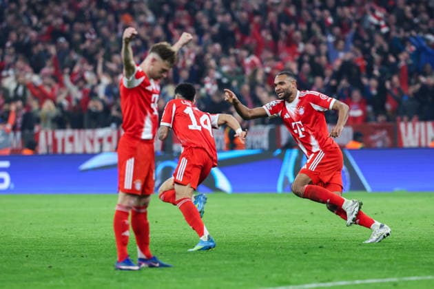 GER, CL quarter-final FC Bayern Muenchen GER vs Real Madrid ESP 15 04 2026, Allianz Arena, Munich, GER, CL quarter-final FC Bayern Muenchen GER vs Real Madrid ESP , picture shows goal celebration to 3 3 by Luis Diaz Luis Diaz FC Bayern Muenchen 14 nordphotoxGmbHx xSchneider nph00003
