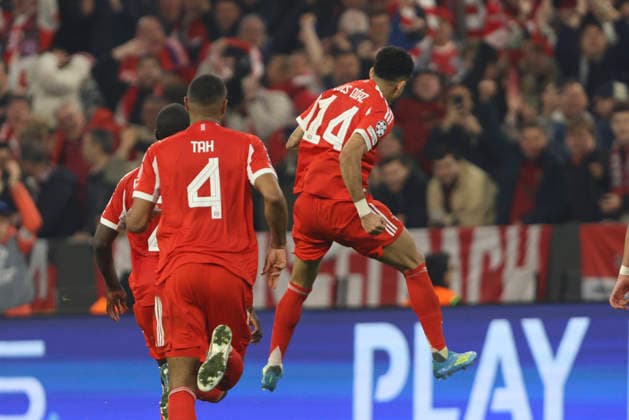 Luis Diaz FC Bayern München celebrates after scoring his team s third goal with teammates during the UEFA Champions League 2025 26 Quarter Final Second Leg match between FC Bayern München and Real Madrid CF at Football Arena Munich on April 15, 2026 in Munich, Germany Photo by Oliver Kaelke DeFodi Images